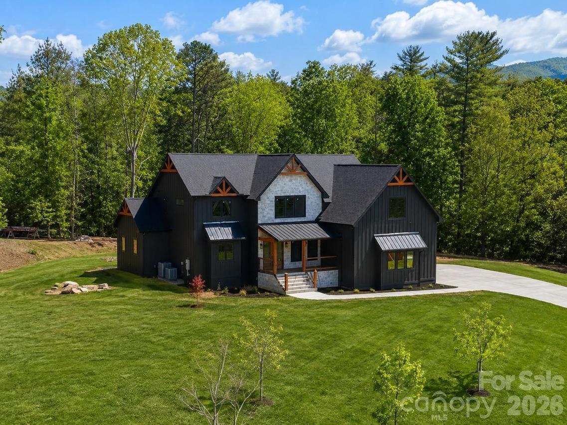 25 Emory Paige Rd., Weaverville, NC 28787