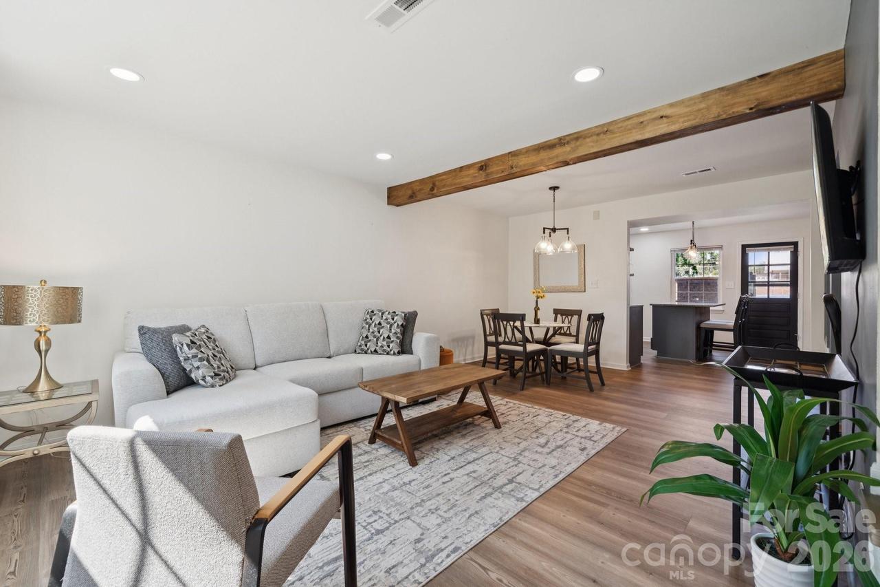 8838 Hunter Ridge Dr., Charlotte, NC 28226