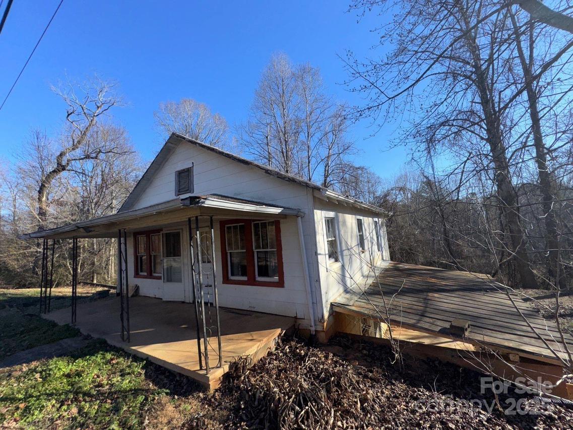 3133 Ed Bowman St., Morganton, NC 28655