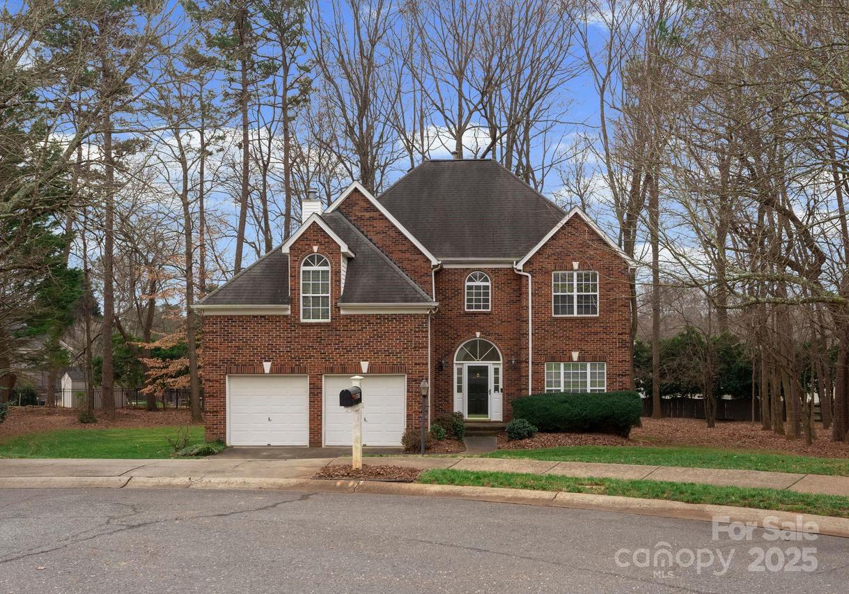 1736 Walnut Crest Ln., Matthews, NC 28105