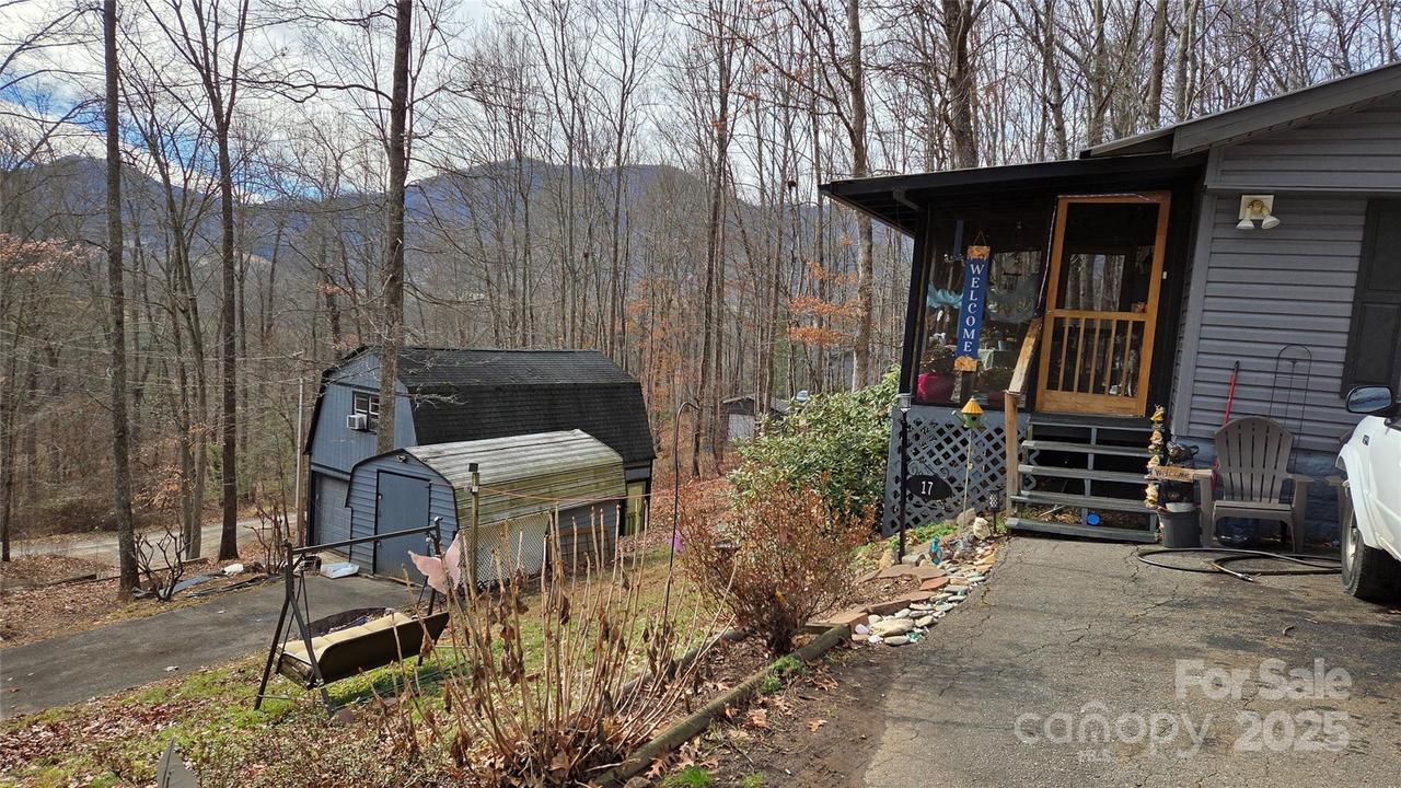 17 Shena Dr., Waynesville, NC 28785