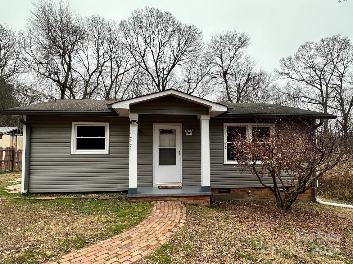 1011 Hull St., Statesville, NC 28677