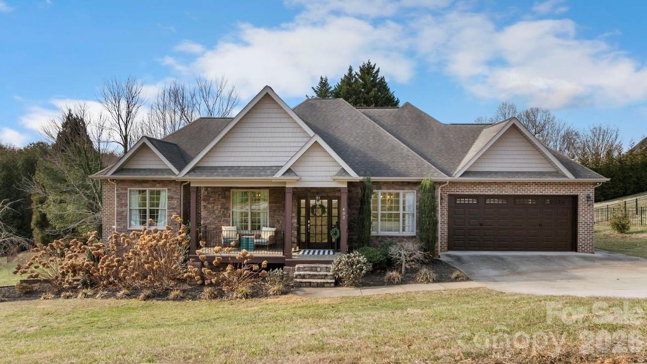 402 Golfview Ct., Lenoir, NC 28645