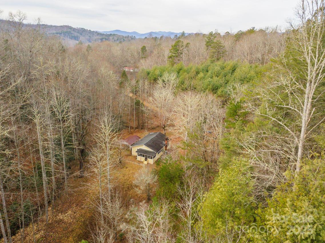 380 Buttercup Ln., Marion, NC 28752