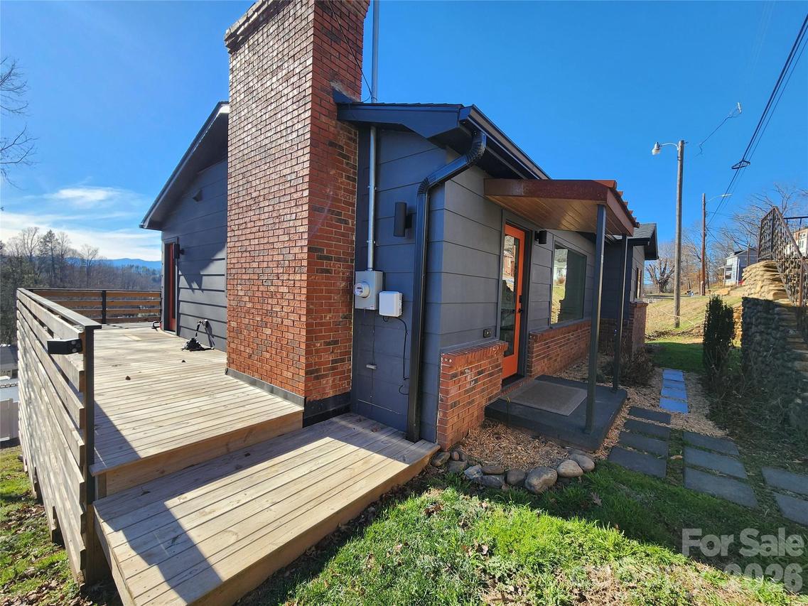 113 Hillside St., Canton, NC 28716