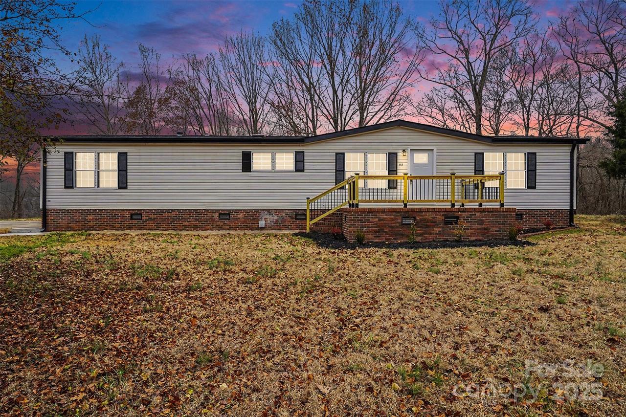 115 Lakeview Ln., China Grove, NC 28023