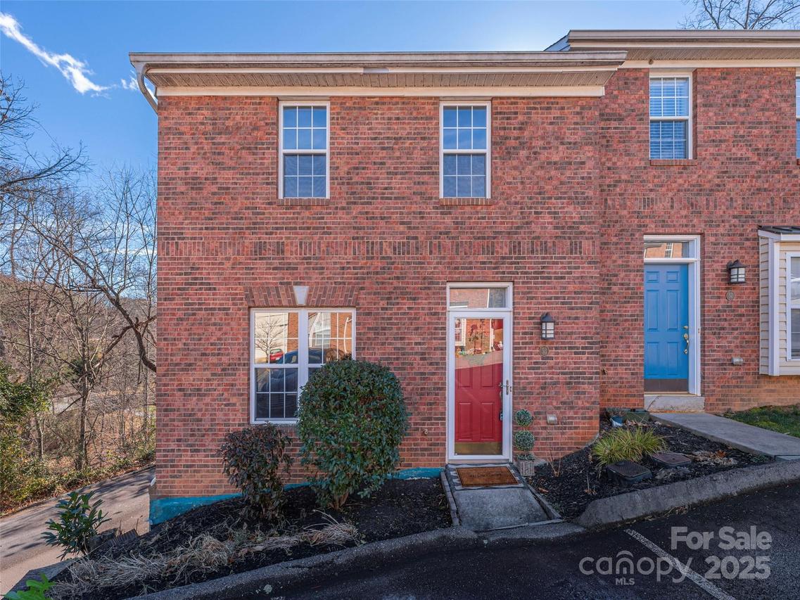 53 Vancott Ct., Clyde, NC 28721