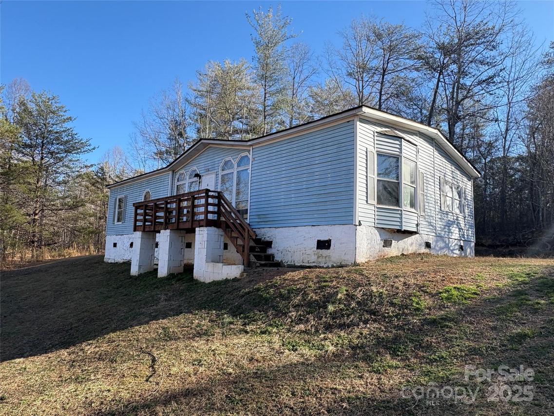 1521 Lemon Tree Ln., Morganton, NC 28655