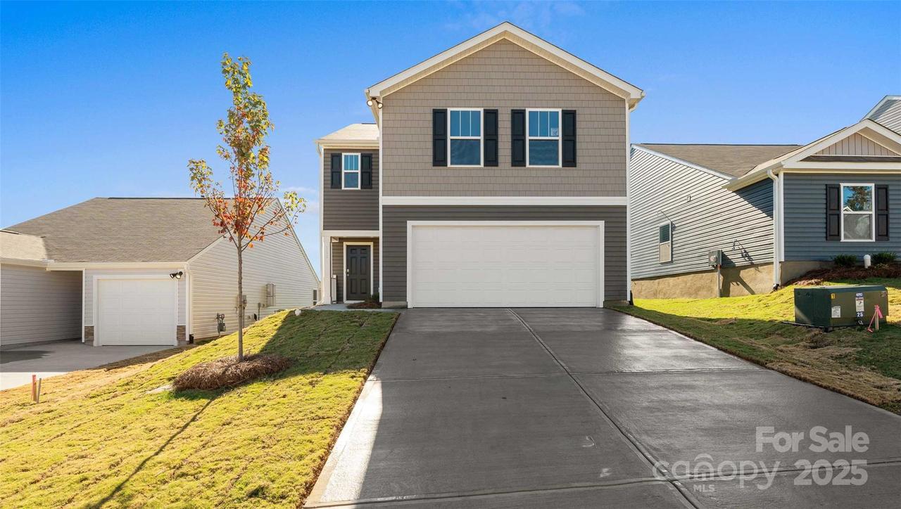 58 Caroline Valley Ln., Hendersonville, NC 28792