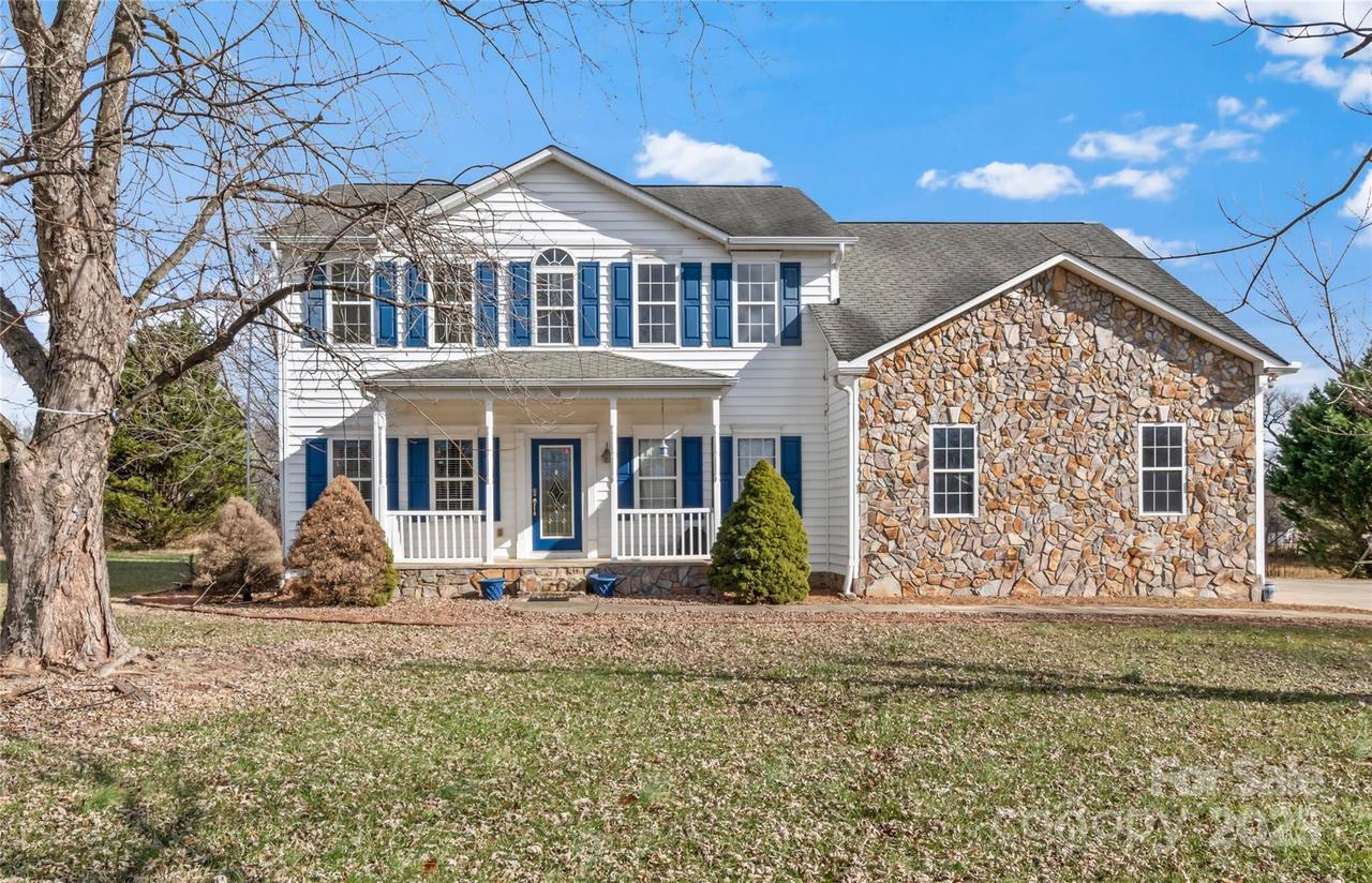 208 Mountain View Rd., Statesville, NC 28625