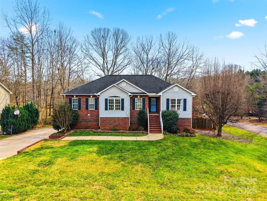 3392 Overbrook Dr., Conover, NC 28613