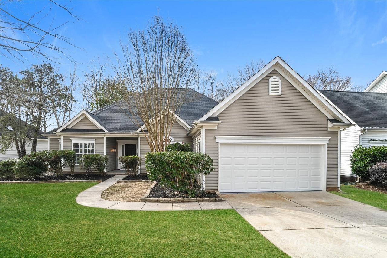 9410 Mitchell Glen Dr., Charlotte, NC 28277