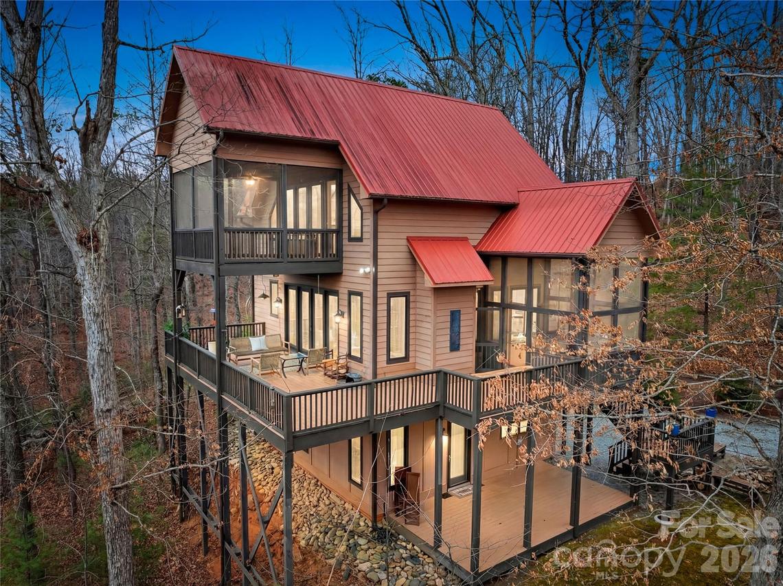 184 Deep Woods Ln., Saluda, NC 28773