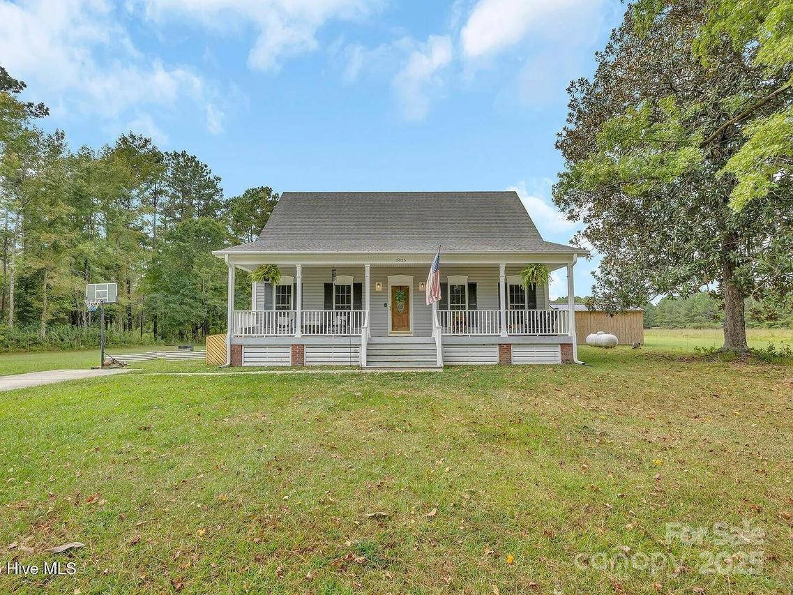 2625 Chauncey Town Rd., Lake Waccamaw, NC 28450