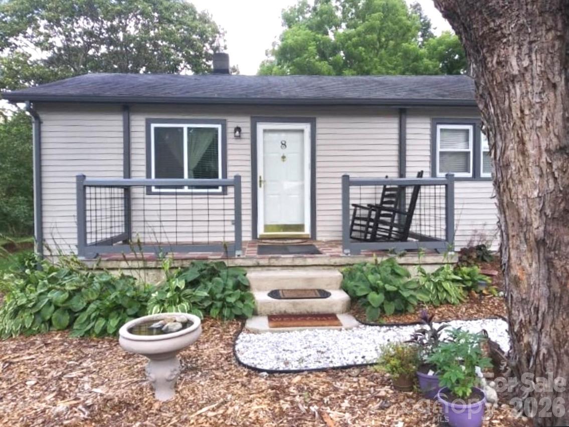 8 Linda Vista Dr., Asheville, NC 28806