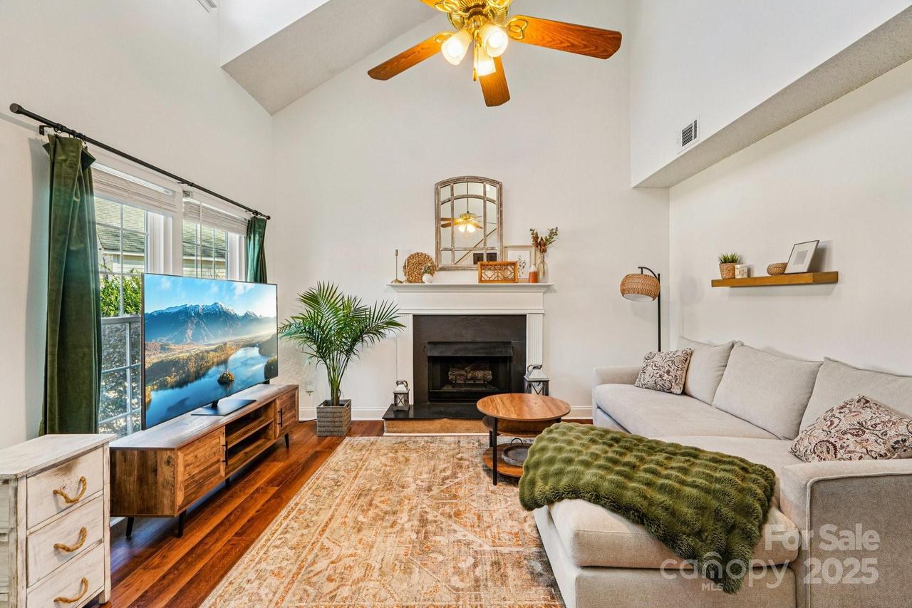 10105 Sparkling Brook Ct., Charlotte, NC 28214