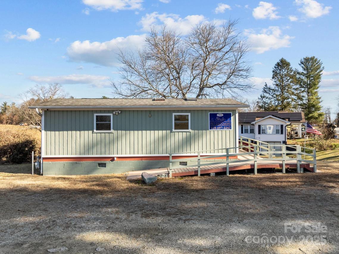 701 Dana Rd., Hendersonville, NC 28792