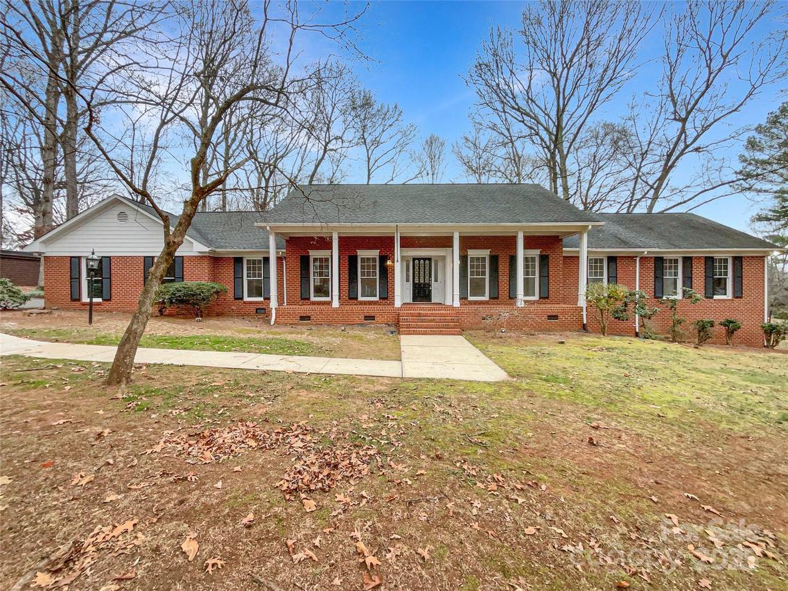 323 Glen Eagles Rd., Statesville, NC 28625