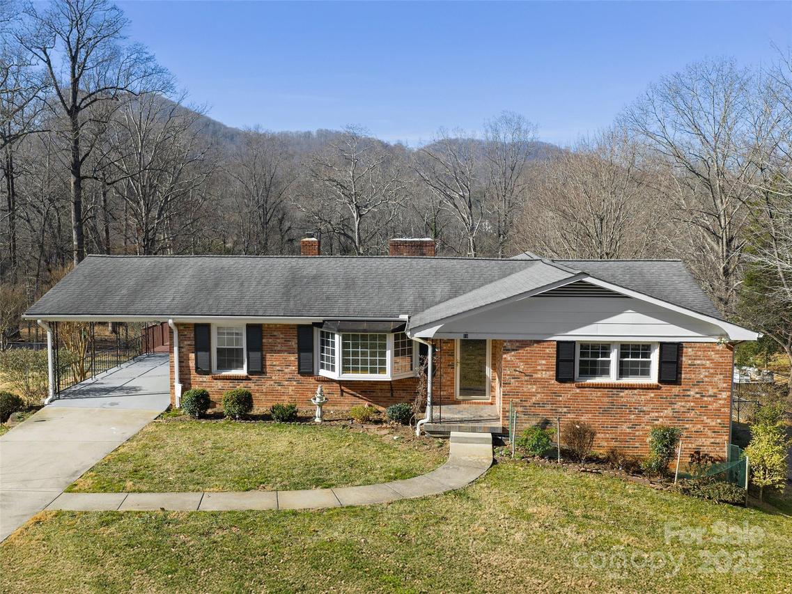18 Mulberry Dr., Arden, NC 28704