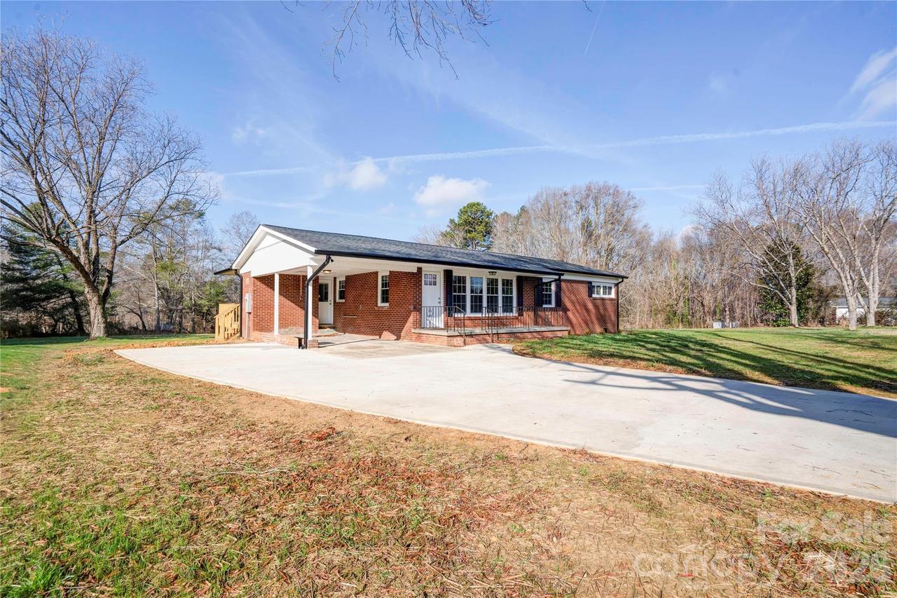 2822 Bettis Rd., Grover, NC 28073
