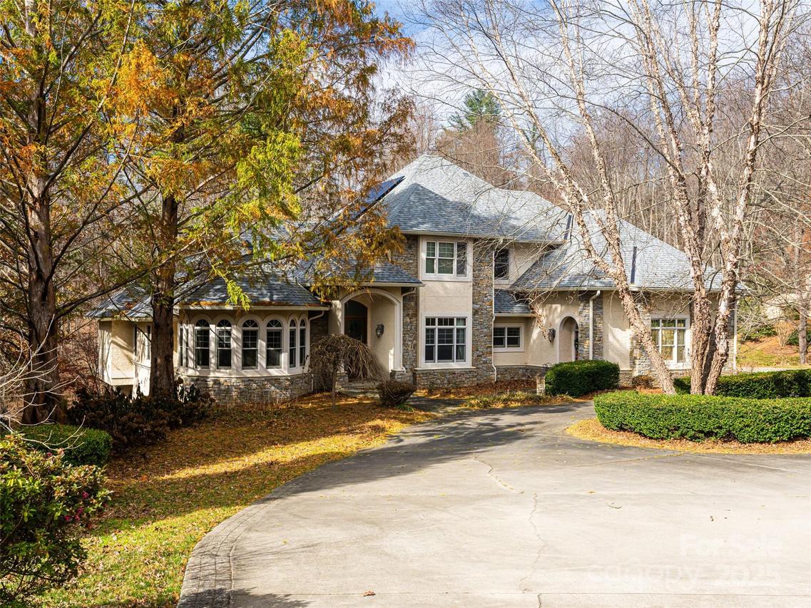 10 Walnut Ln., Fletcher, NC 28732