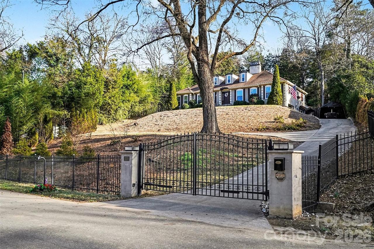 123 Old Bell Rd., Charlotte, NC 28270