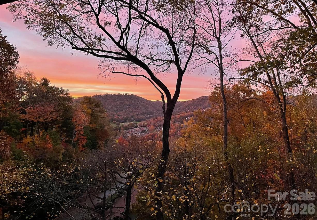 3302 Timber Tr., Asheville, NC 28804