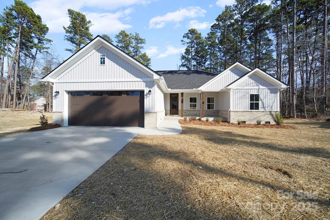 969 Bay Dr., Oakboro, NC 28129