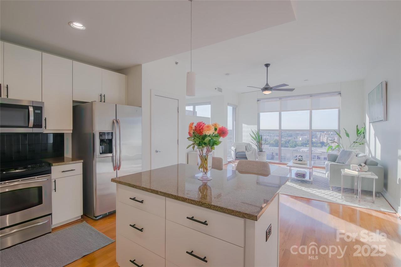 333 W Trade St. #905, Charlotte, NC 28202