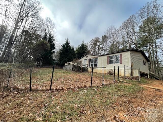 19 Robin Ln., Asheville, NC 28806
