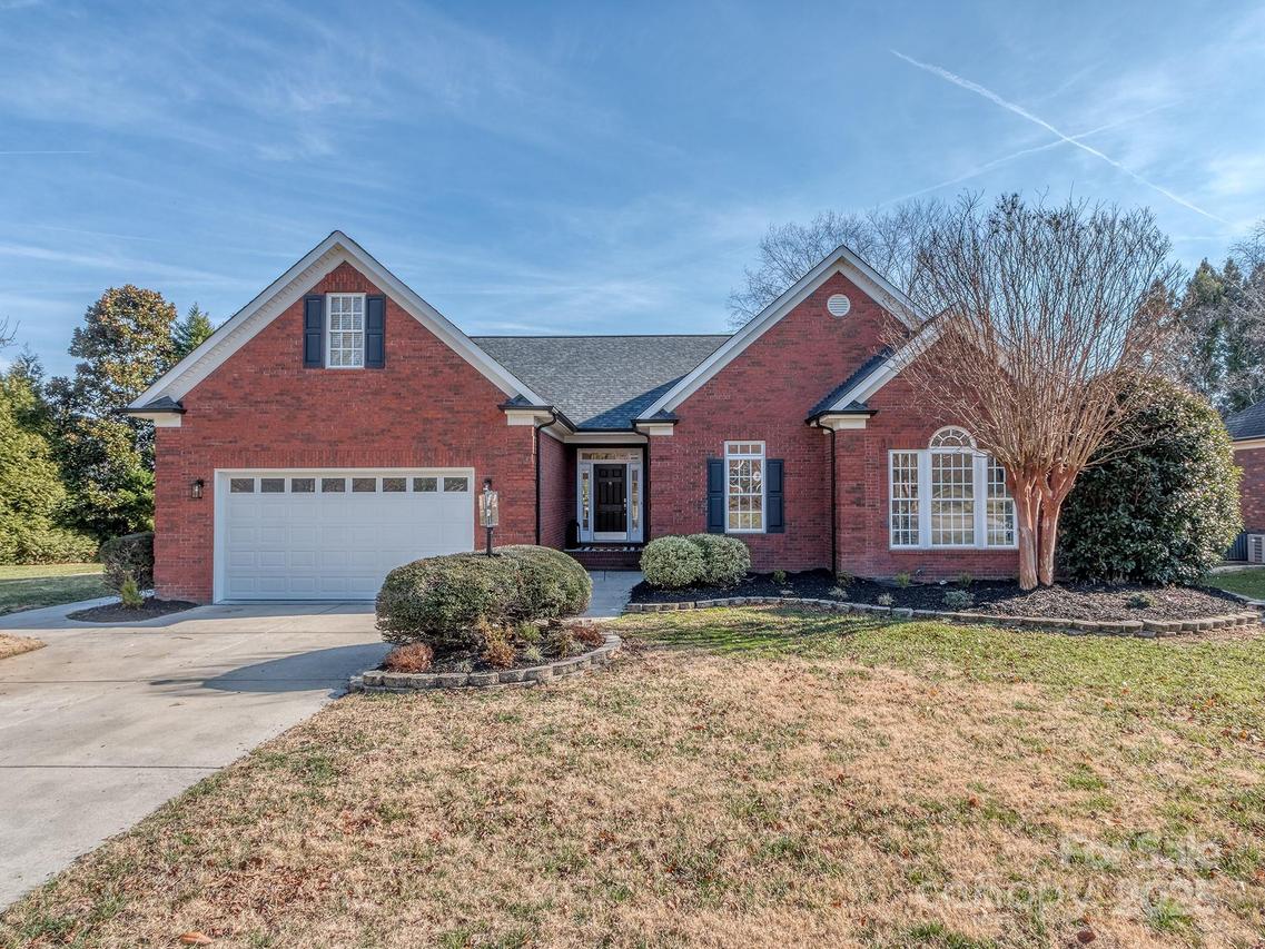 7852 Grimsby Cir., Harrisburg, NC 28075