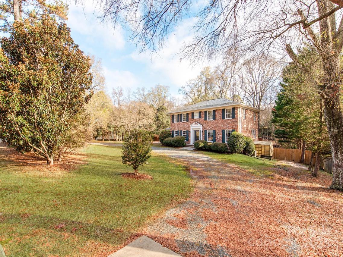 1311 Burtonwood Cir., Charlotte, NC 28212