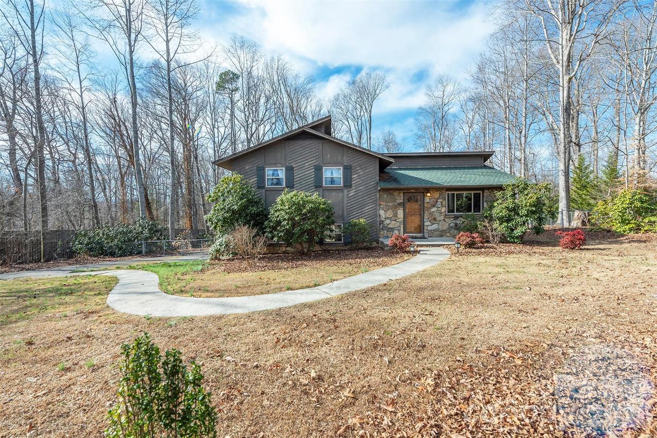 287 Liberty Rd., Candler, NC 28715