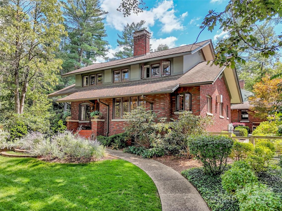 63 Macon Ave., Asheville, NC 28801