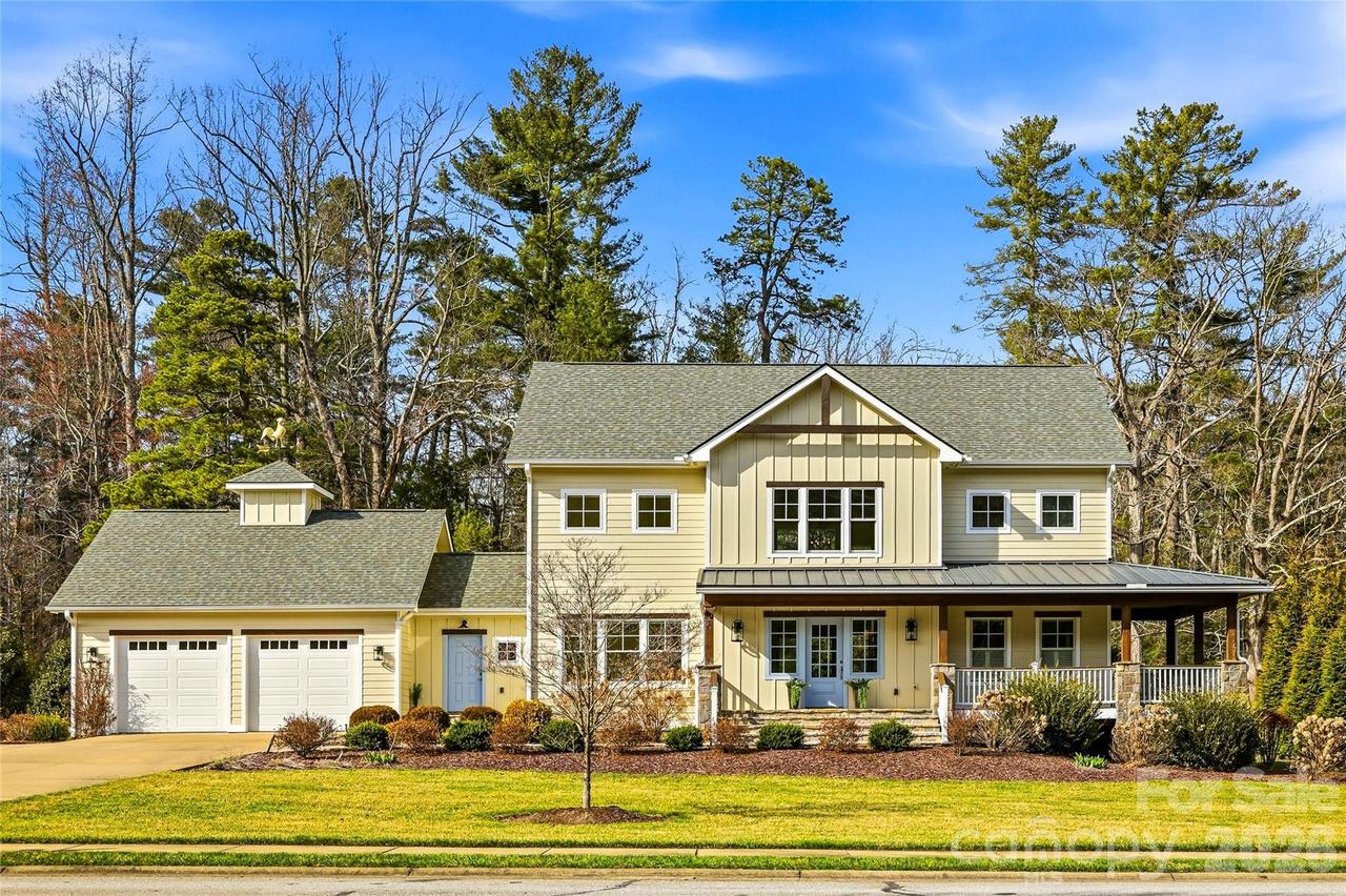 74 Shipman Pkwy., Flat Rock, NC 28731