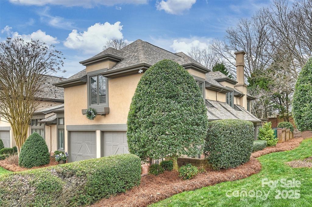 5721 Ballinard Ln., Charlotte, NC 28277