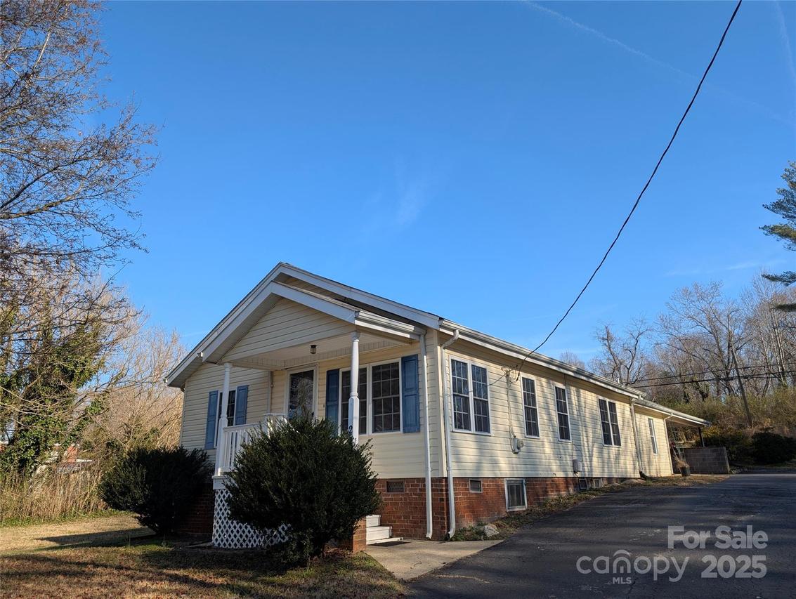 2507 Norwood St., Lenoir, NC 28645