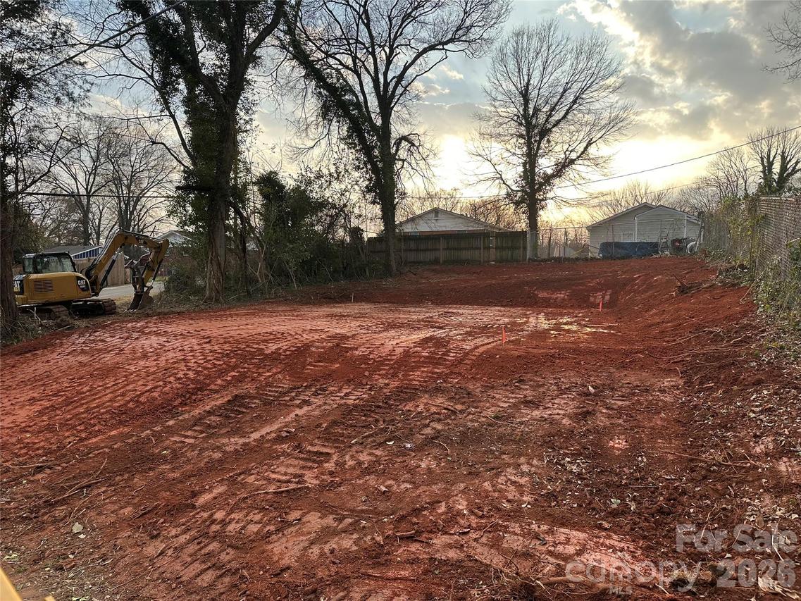 2960 Morning Dr., Charlotte, NC 28208