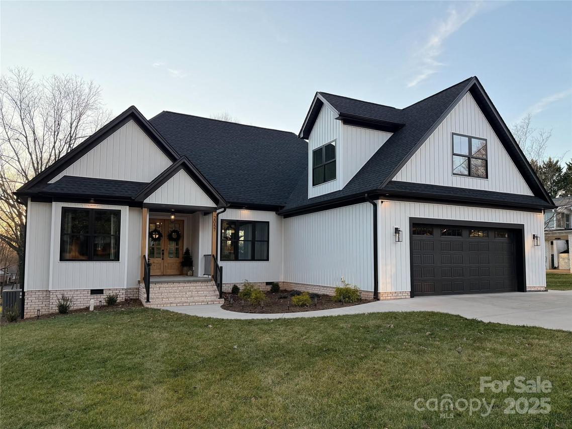 2057 13th St., Hickory, NC 28601