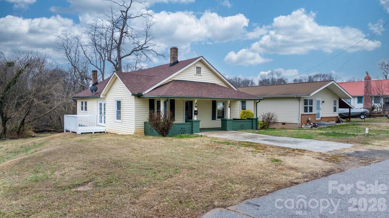 626 W Concord St., Morganton, NC 28655