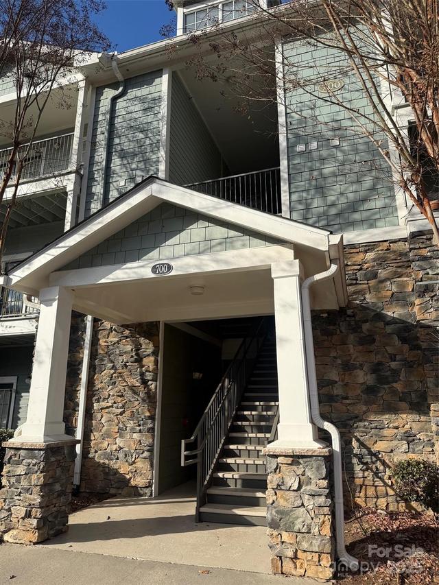 700 Vista Lake Dr. #004, Candler, NC 28715