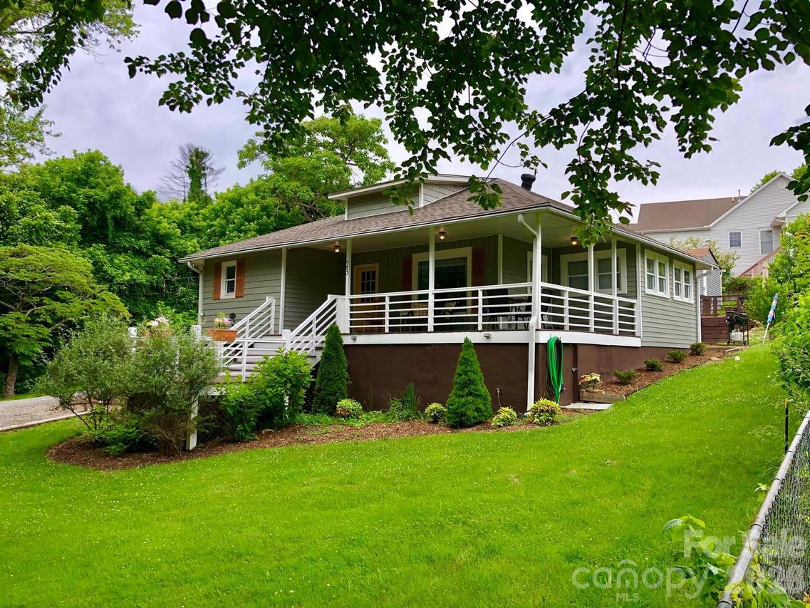23 Maxwell Rd., Asheville, NC 28805