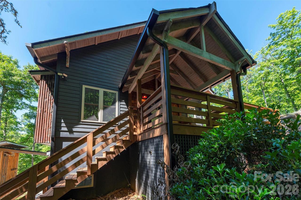 115 Bartram Way, Black Mountain, NC 28711