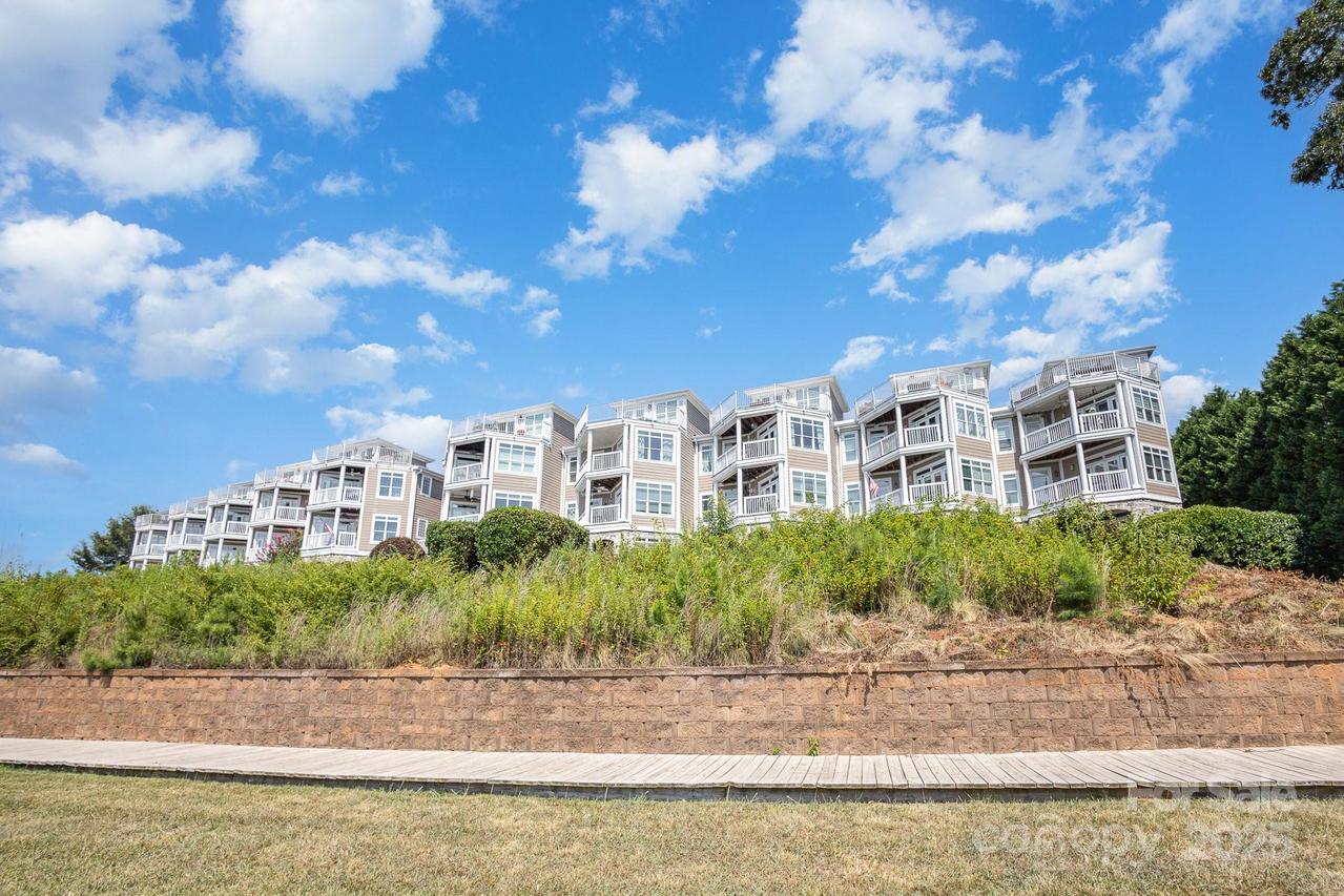 637 Williamson Rd., Mooresville, NC 28117