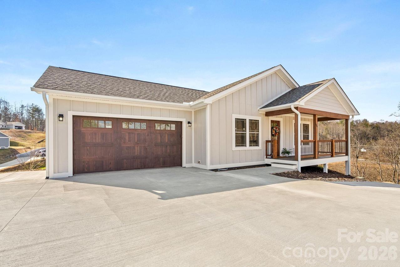 56 White Oak Pl., Mars Hill, NC 28754