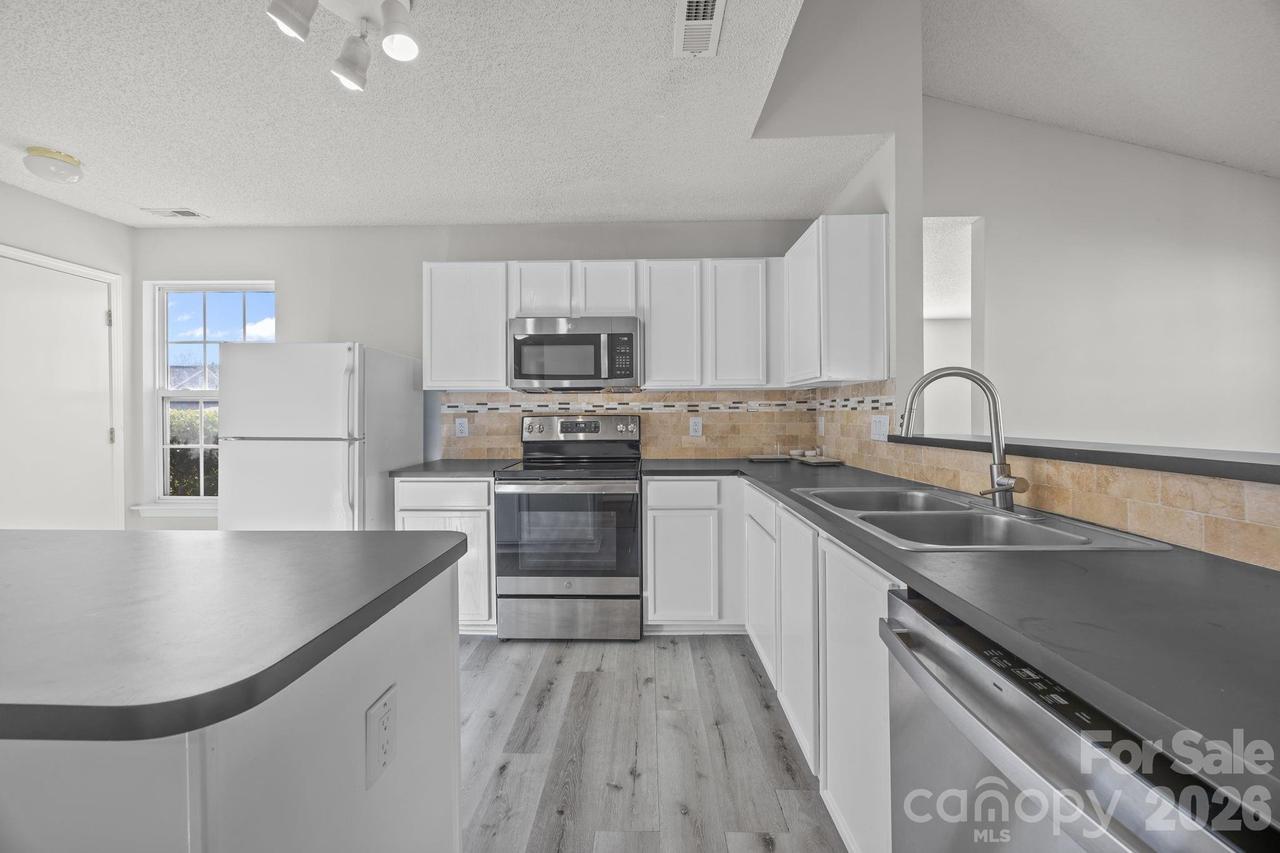 3043 Talledaga Ln., Concord, NC 28025