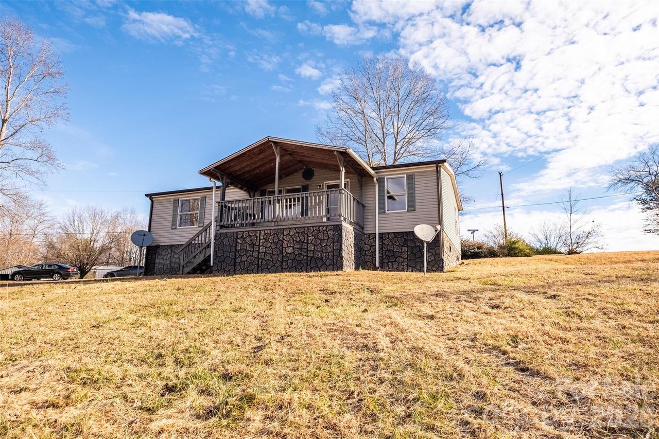 1305 Thunder Run Rd., Boonville, NC 27011