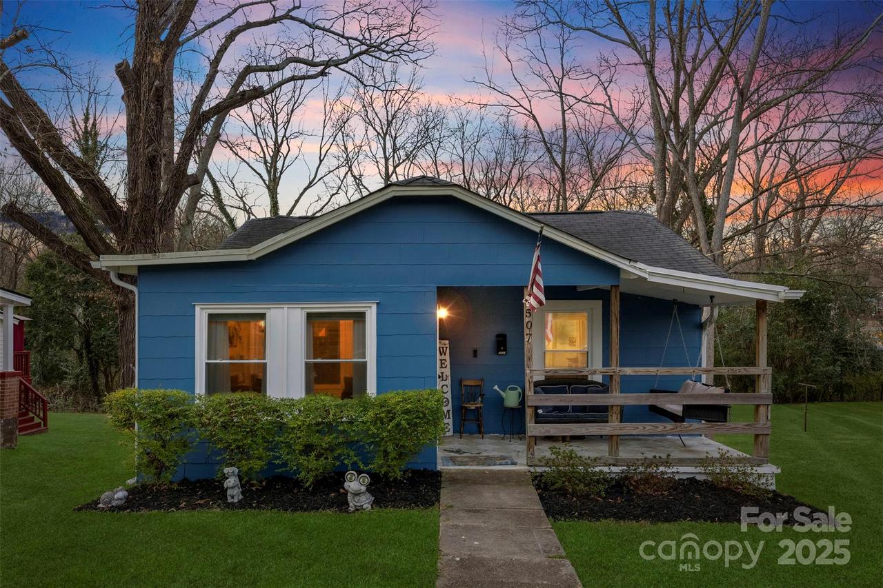 507 S Maple St., Dallas, NC 28034