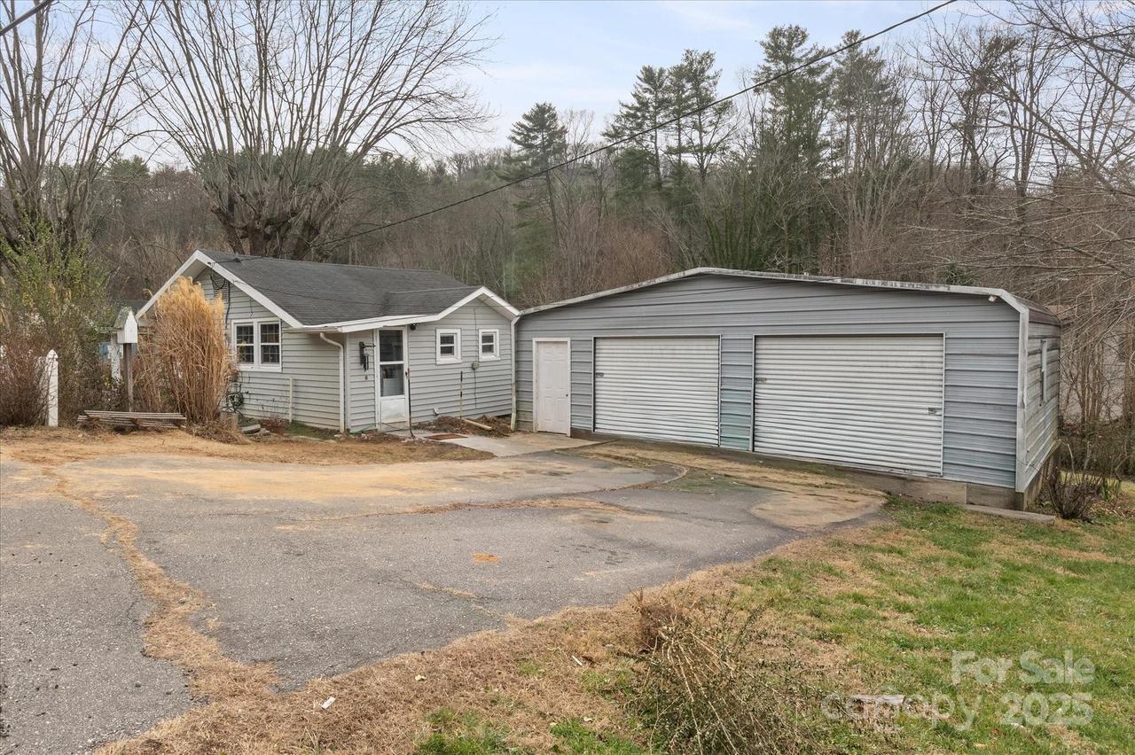 16 Sycamore St., Asheville, NC 28804