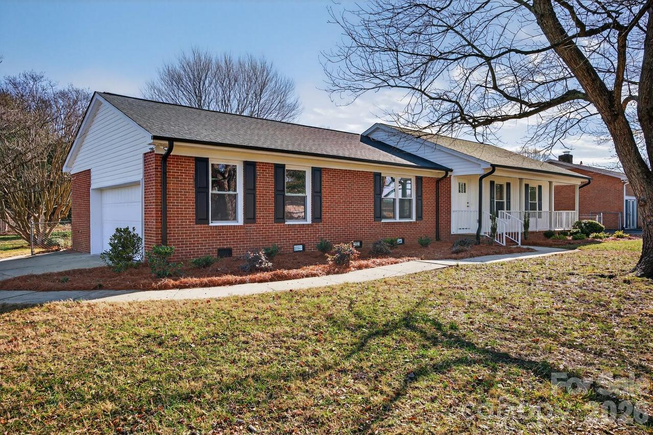 325 Log Barn Rd., Salisbury, NC 28146